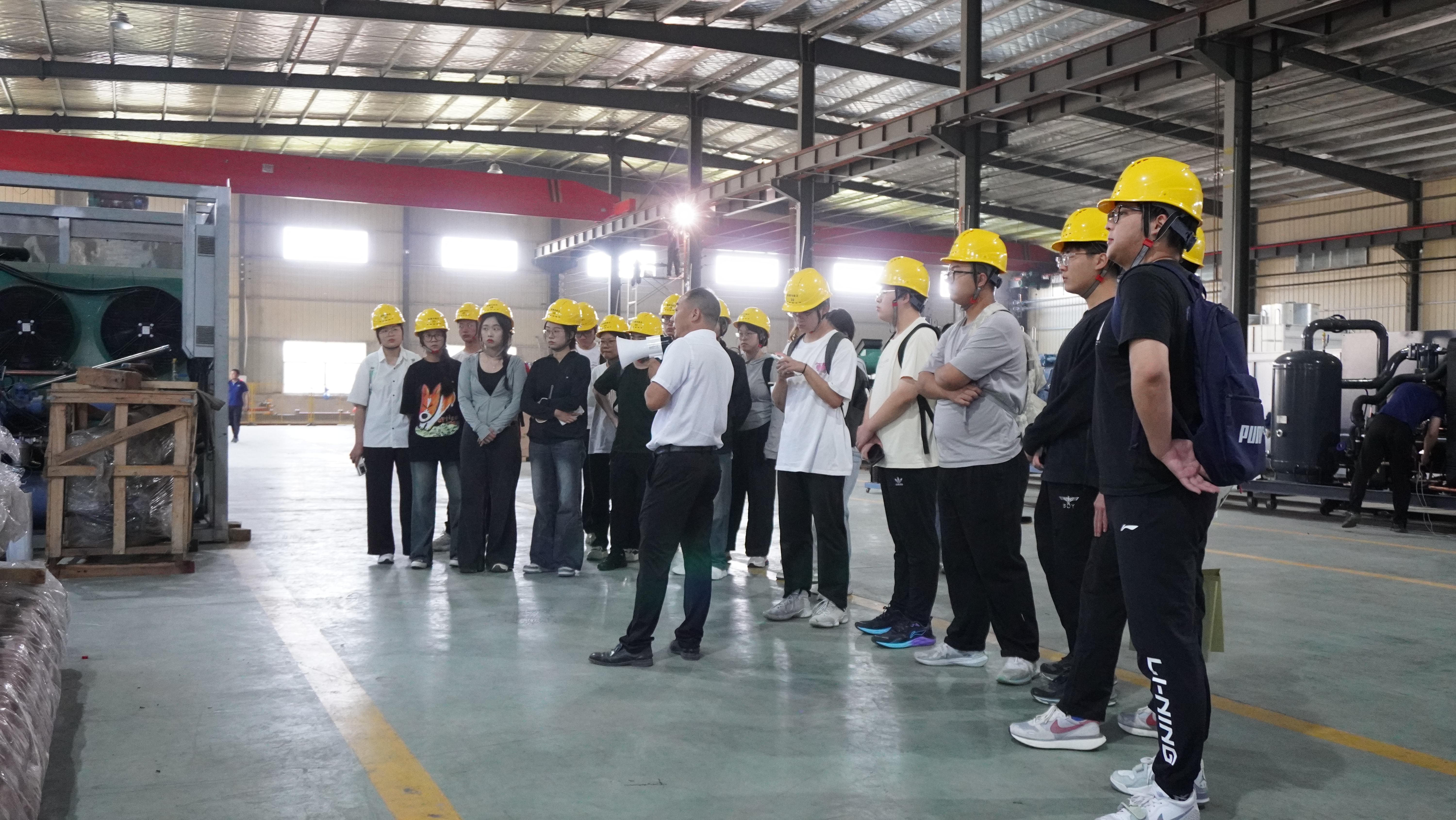 走進(jìn)企業(yè)，促進(jìn)就業(yè)——熱烈歡迎礦大“小黃帽”！
